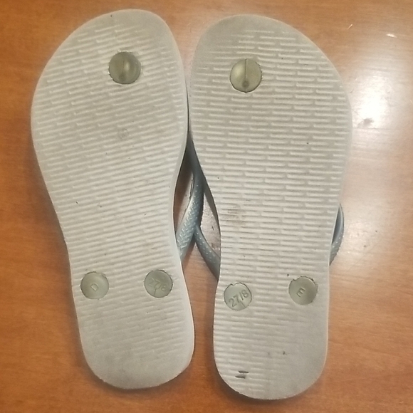 Unicorn Flip Flops for Kids - Picture 2 of 3